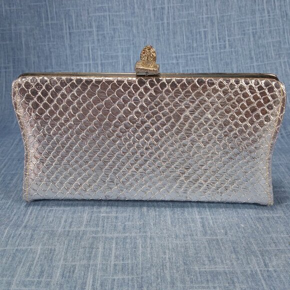 1960s Vintage Silver Clutch with a Black Lining - Picture 1 of 9